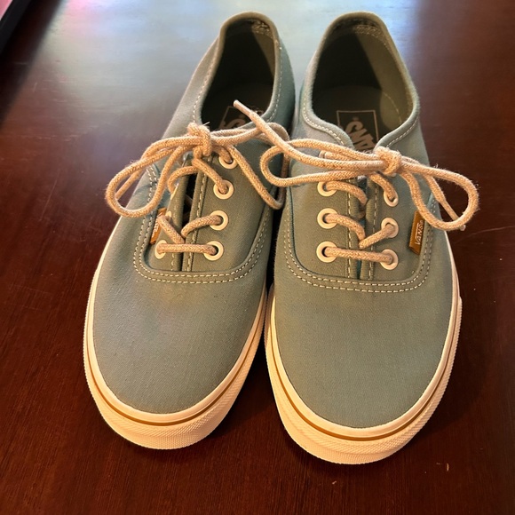 New without box Vans-Unisex classic design sneakers men 5.5 or women  7 - Picture 5 of 9